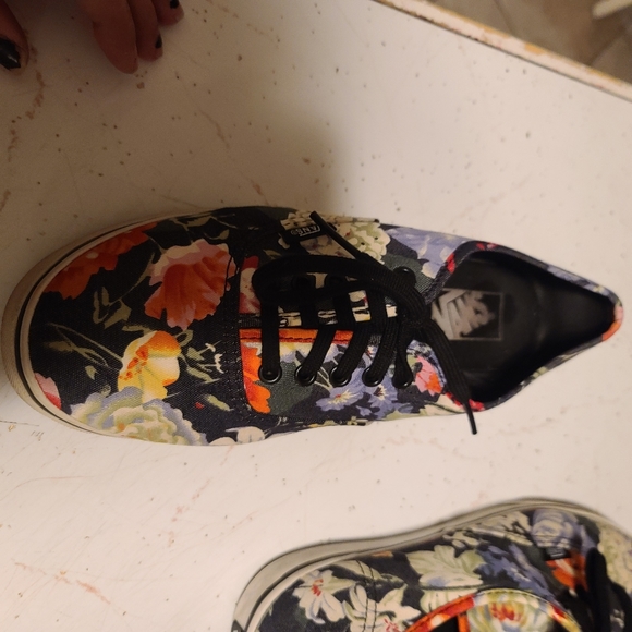 Women's Floral Vans Size 9. Great condition! - Picture 9 of 16